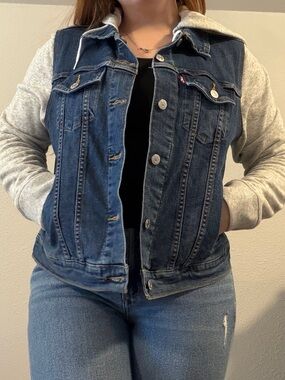 Levi’s denim jacket